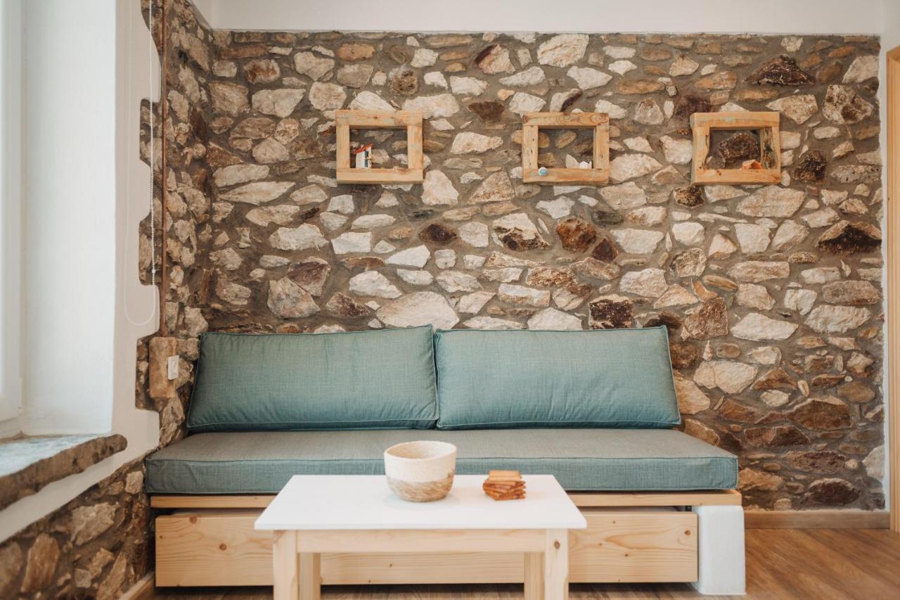 Votsalo Cozy Apartments يميناريا المظهر الخارجي الصورة
